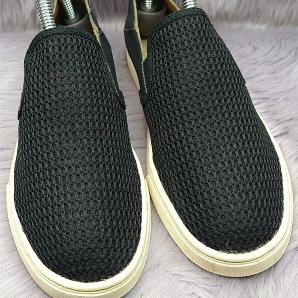 OluKai Pehuea Womens Size 7.5 Black Leather/Mesh Perforated  Slip-On Sneakers